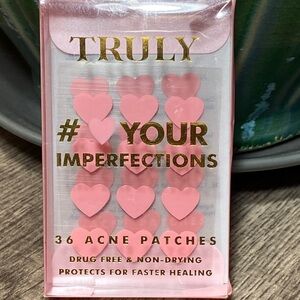 🫟5 for $25🫟 TRULY Pink Heart-Shaped Acne Patches